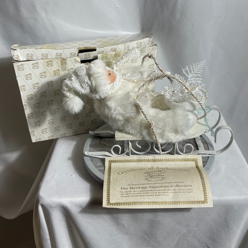 Heritage Signature Collection Winter Baby Figurine Sleigh Box COA